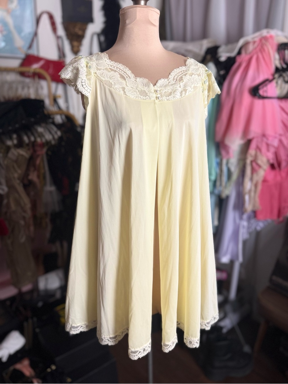 Vintage 1960’s 1970’s Pastel Yellow Babydoll Bed Jacket Robe Dressing Gown - Picture 2 of 6